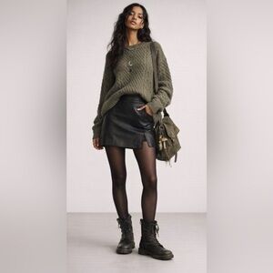 Aritzia Sunday’s best FAUX leather skirt